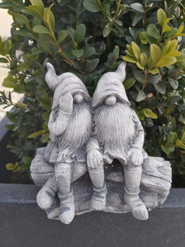 Steinfigur wichtel auf - steinfigur,