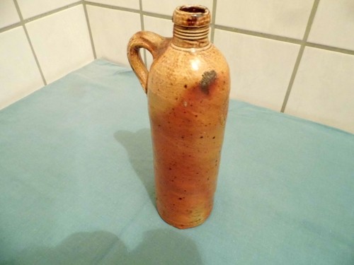 Alte ton wasserflasche - ton,