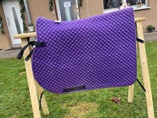 Schöne lilane Springschabracke