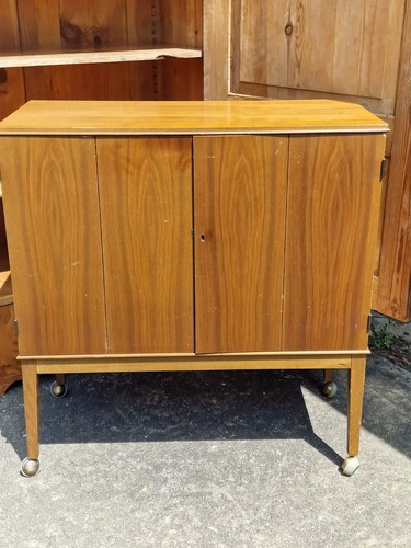 Altes sideboard nussbaum - altes,