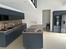 Exklusive Luxus-Einbauküche – neuwertig aus Mai 2023