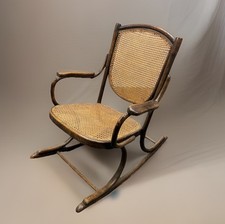 Thonet Schaukelstuhl Bugholz