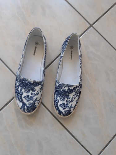 Blau gemusterte stoffschuhe - gemusterte,