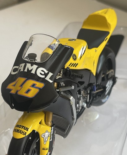 Rossi modell yamaha - rossi, yzr-m1