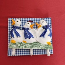 Kleiderhaken Hakenleiste Gänseform Gans Form Porzellan.