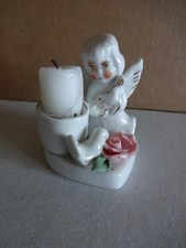 Engel Figur mit Rose und