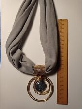 Außergewöhnliche,  modische, elegante Tuch-Halskette