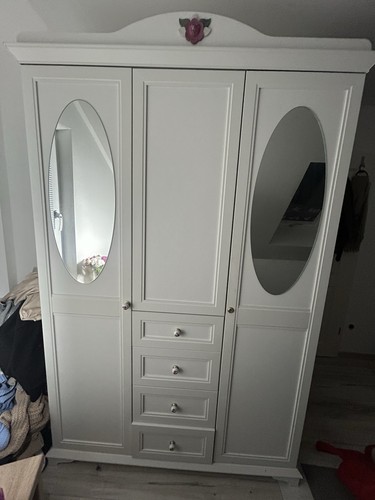 Weißer kleiderschrank mit - weißer,