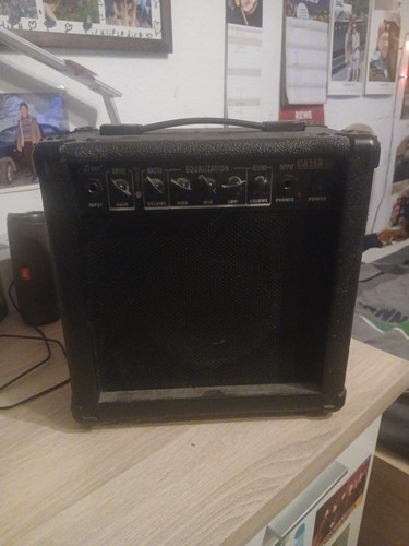 Plus gitarre und verstärker - plus,
