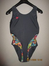 275.Damen Body Badeanzug