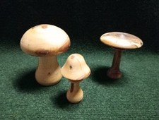 3 handgedrechselte Deko Pilze