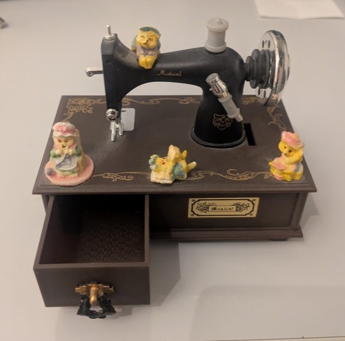 Spieluhr vintage nähmaschine - spieluhr,