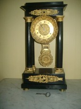 FRANZÖSISCHE KAMINUHR 