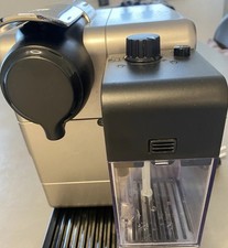 Nespresso Delonghi Lattissima Touch schwarz Silber an Bastler