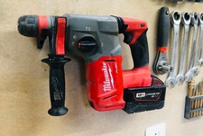 Milwaukee 18V Bohrhammer Wandhalter Halter Halterung Wand