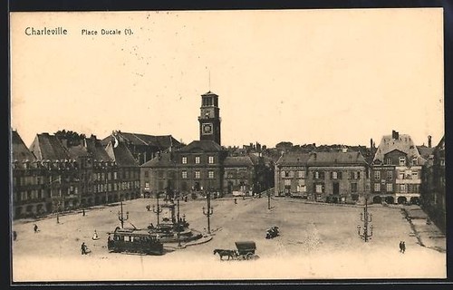 Charleville place ducale - place,