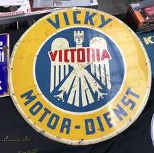 Victoria Blechschild Vicky