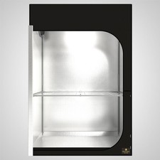 Secret Jardin Dark Street