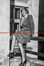 F013898 Bundeswehr Frau