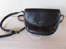 Damen Lederhandtasche Original AIGNER, schwarz, Magnetverschluss