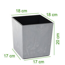 Blumenkübel in Betonoptik