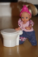 SIMBA Steffi   Evi LOVE  Puppe mit kleines Klo  TOP ca.12 cm Püppchen  Vintage