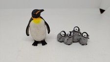 Figur von Schleich Pinguin mit Jungen Küken Pinguinküken 2009 Kaiserpinguin
