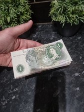 100 aufeinanderfolgende, £1