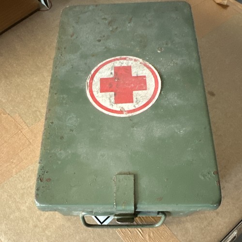 Ddr erste hilfe - erste-hilfe-kasten, rotes