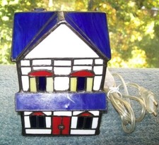 Tiffany Buntes Lichterhaus mit Kabel und Kippschalter