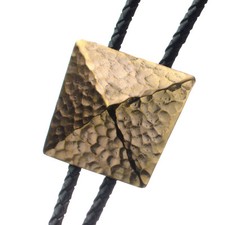Bolo Tie Goldene Pyramide
