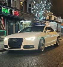 Audi A5 B8 8T S5 RS5 2012-2016 RS Glänzend Schwarze Wabenstruktur Kühlergrill