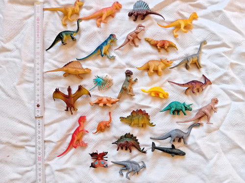 ältere plastikfiguren dinos - plastikfiguren,