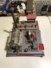 Wilesco D20 Dampfmaschine aus den 60er Jahren mit Grauen Sockel und Antriebsteil