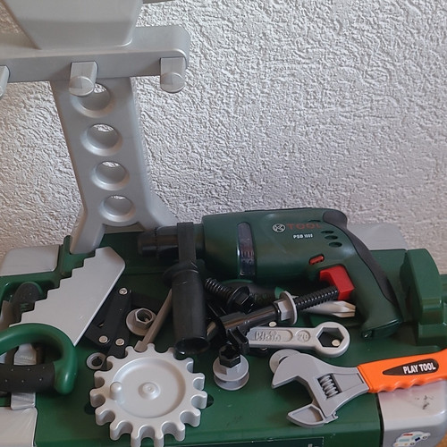 Klein werkbank mit werkzeugen - mit,