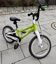 woom 2 grün mit Ständer