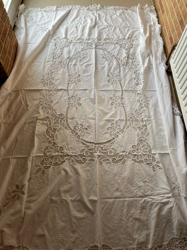 Weiße tischdecke mit spitze - tischdecke,