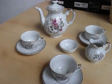 kleines niedliches Kinder Kaffeeservice aus Porzellan