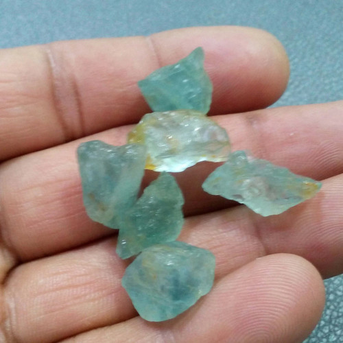 Natürlicher blauer aquamarin - natürlicher,