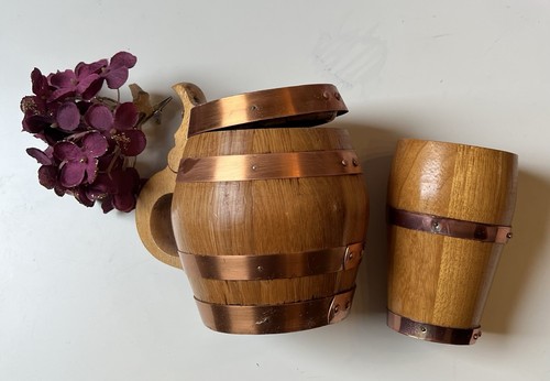 Kleines holzfass mit - holzfass,