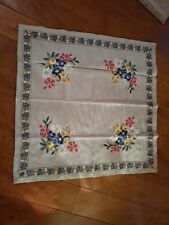 Tischdecke 90 X 90 cm bestickt