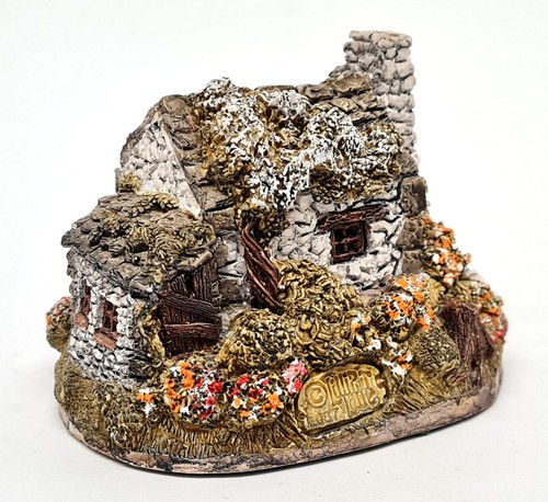 Lilliput lane hermitage - lilliput,