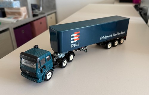 Siku 3117 mercedes benz - mercedes-benz, koffer