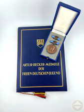 DDR FDJ Artur-Becker-Medaille in Bronze mit Urkunde