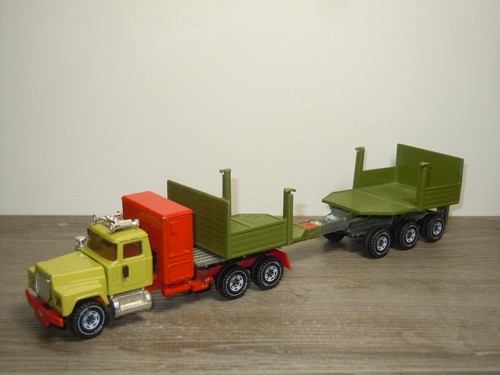 Mack with trailer siku - mack,