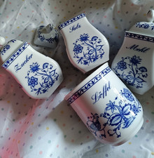 Konvolut ZWIEBELMUSTER, 3 GEWÜRZDOSEN-Porzellan-Salz-Zucker-Mehl+Löffelbehälter