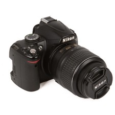 Nikon D3000 + 18-55mm vr