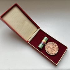 DDR Medaille - Orden -