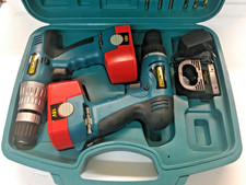 2 Akkuschrauber (Bohrer und
