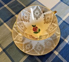 Sammeltasse mit Unterteller